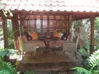 Gazebos, Umbrellas & Tropical Cabins - Tiled