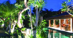 Gazebos, Umbrellas & Tropical Cabins - Tropical Cabins